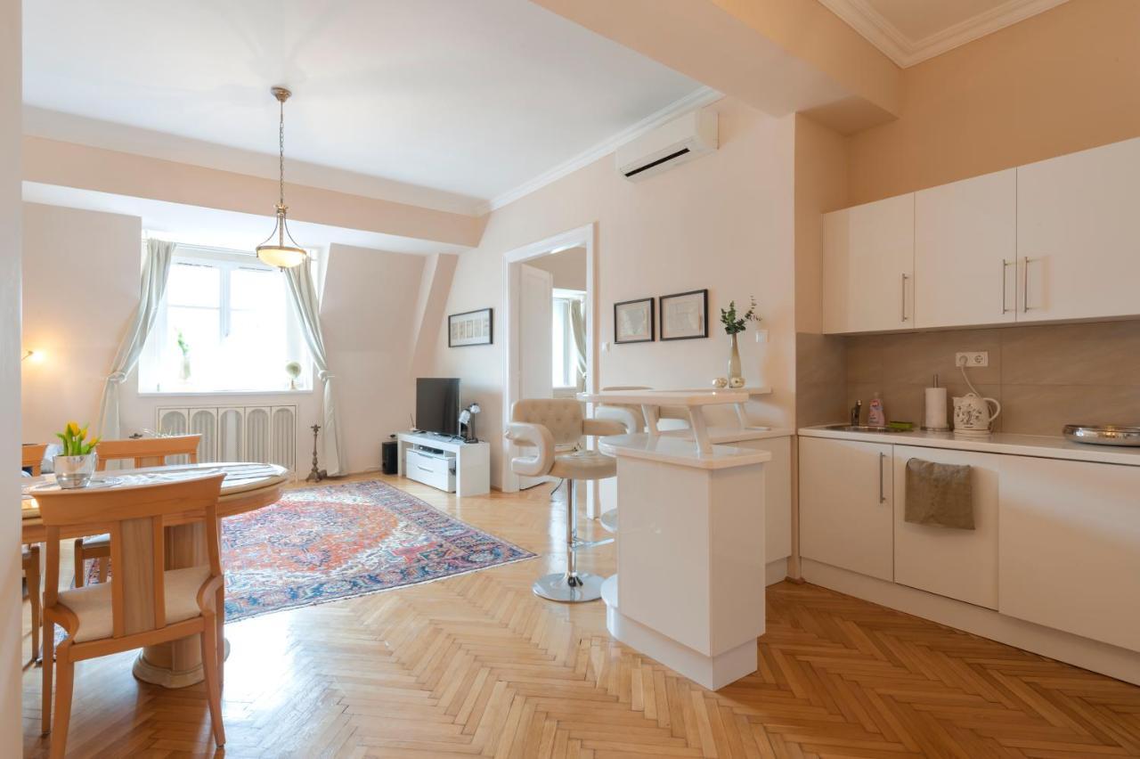Opera & Basilica 2 Bedrooms With Balcony Budapest Exterior foto