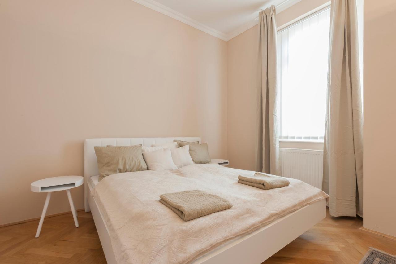 Opera & Basilica 2 Bedrooms With Balcony Budapest Exterior foto