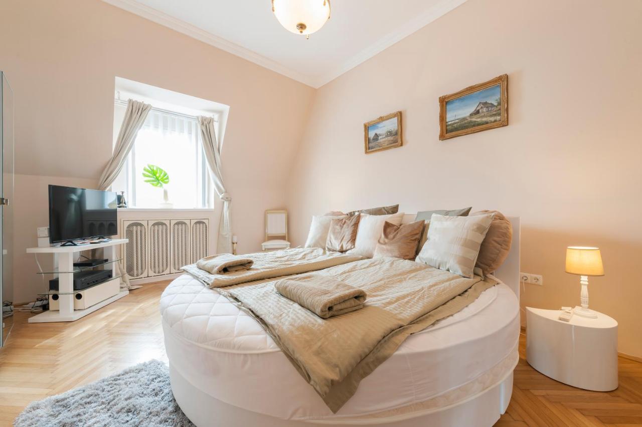 Opera & Basilica 2 Bedrooms With Balcony Budapest Exterior foto