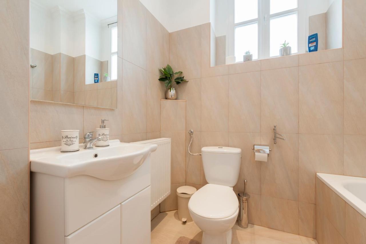 Opera & Basilica 2 Bedrooms With Balcony Budapest Exterior foto